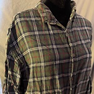 Croft & Barrow Dark Green Plaid Button Down Shirt